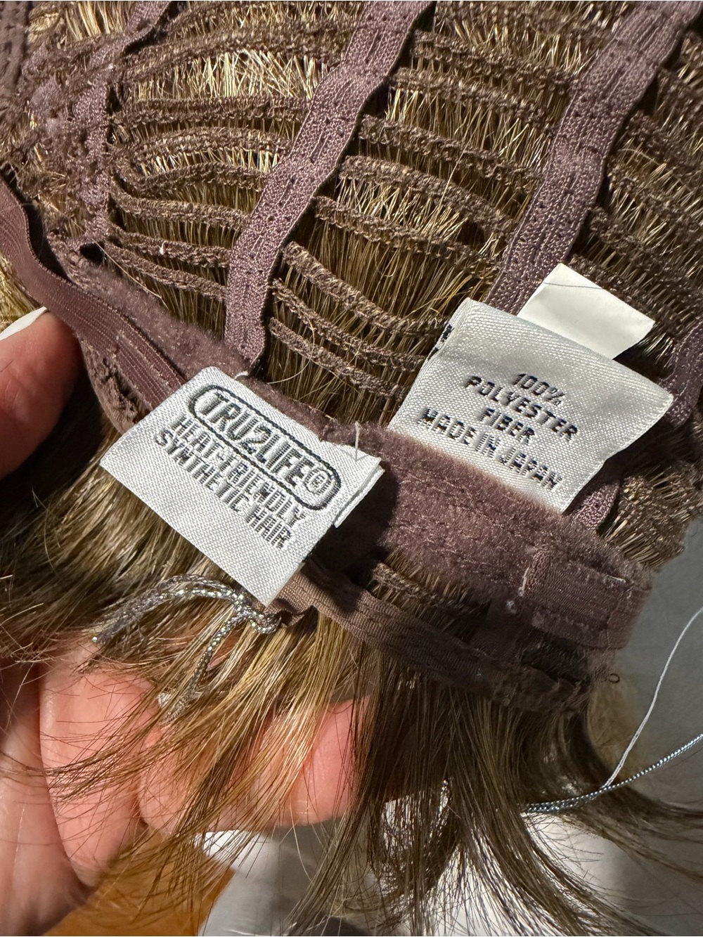 NWT Hairdo Layered Bob “Flirty Flip” HF Wig - Picture 8 of 9